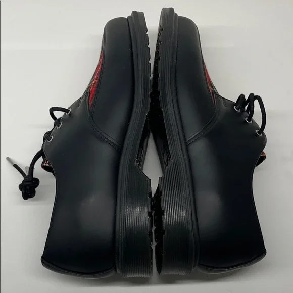 NWOT Dr. Marten Oxford Shoes Plaid Pointed Black and Red Size 8 (L) Size 7 (M) - Picture 2 of 15